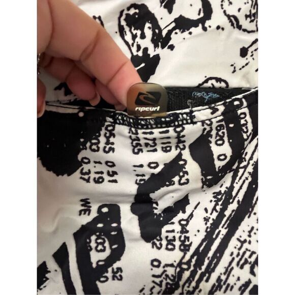 Rip Curl Black & White Graffiti Print Board Shorts Swim sz 30 - Picture 5 of 7
